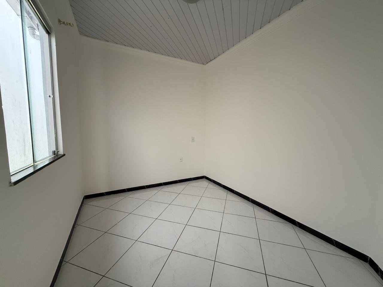 CASA NA AV. ESPERANÇA